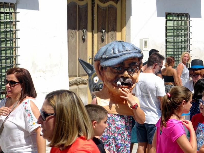 Los Cabezudos. Fiestas Galera 2018-009.jpg