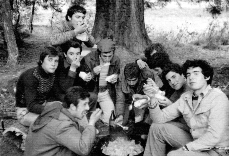 Acampando en Las Mariantonias de Huescar. anos 70.jpg