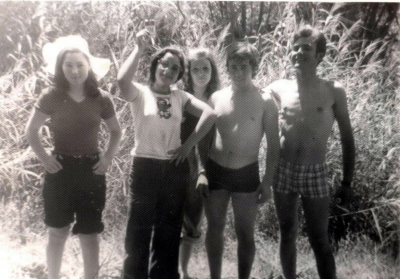 Amigos de farra en los praos. anos 70.jpg
