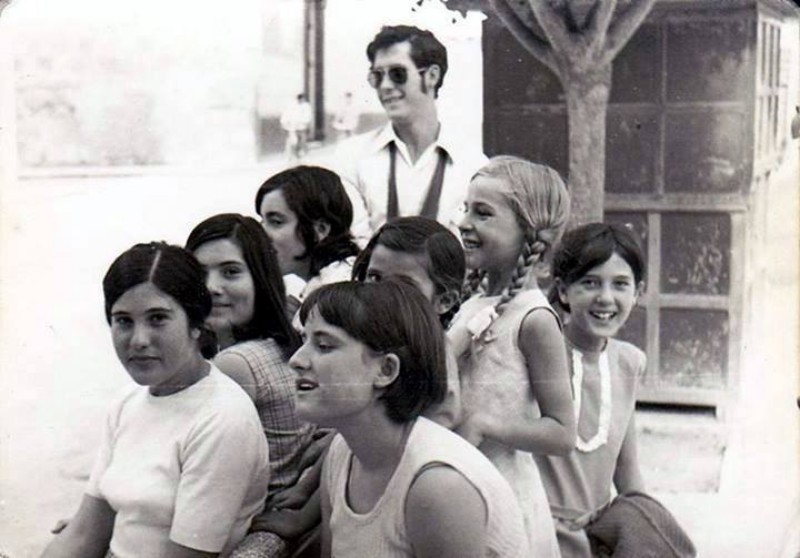 Zagalas de Galera en la plaza en los 70.jpg