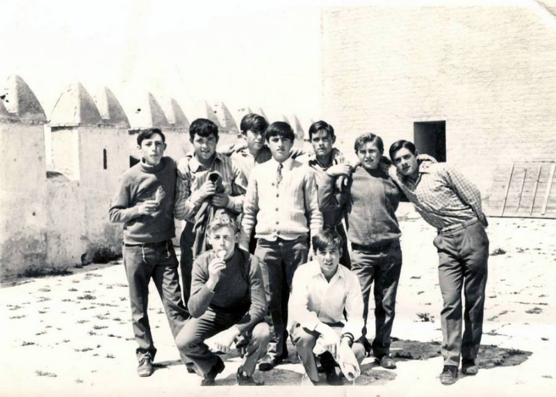 Zagales de Galera de excursion, anos 60.jpg