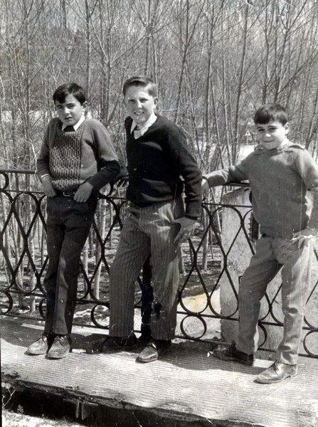Amigos en el puente finales de los 60.jpg