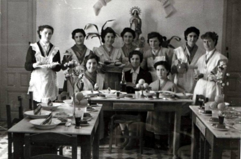 Auxilio Social en el convento. Anos 50.jpg