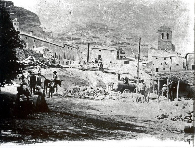 Construccion del puente de hierro 1909-1912 - 3.jpg
