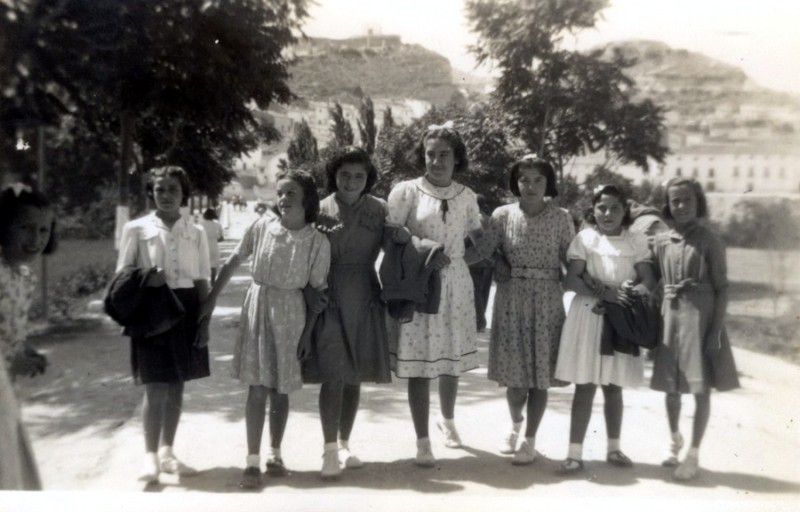 Amigas en el puente. Anos 50.jpg