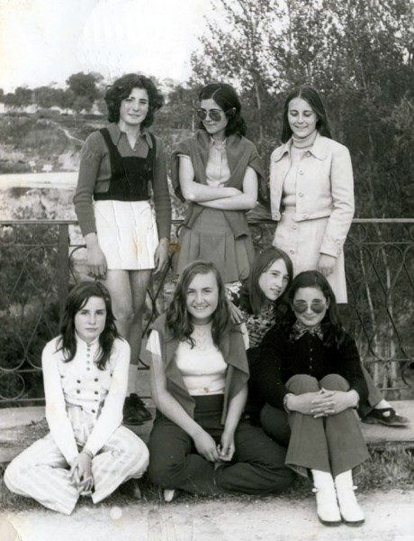 Amigas en el puente. Anos 70.jpg