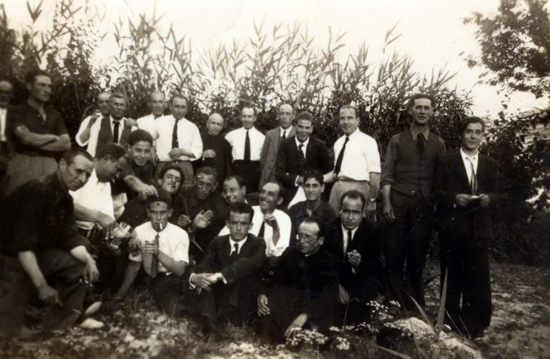 Muchachos en los 40.jpg