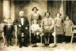 01. Retrato de familia 1915.jpg
