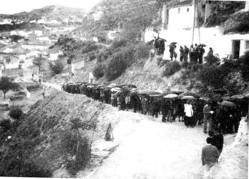 52. Via Crucis (2) Abril de 1981.JPG